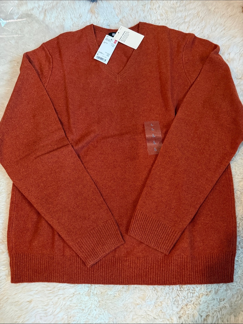NWT - Uniqlo Men V-Neck Lambswool Sweater - Brick OrangeRed - Picture 2 of 6
